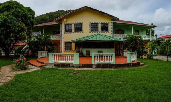 Hewanorra Gardens Airbnb (Vieux Fort)